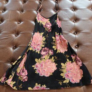 Betsey Johnson vintage Y2K slip dress black with floral print size S fit n flare